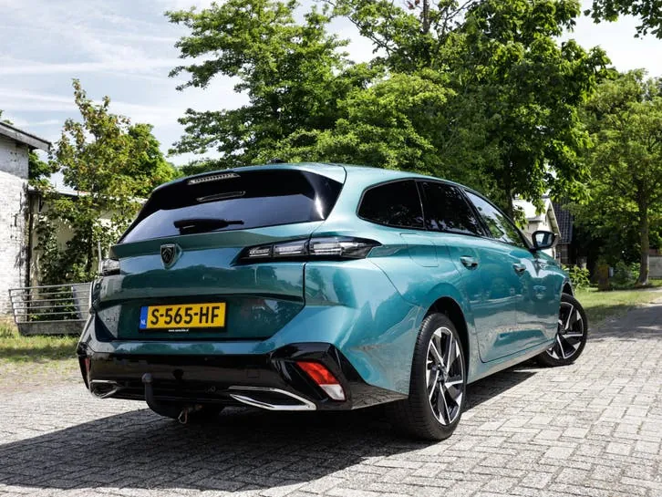 Peugeot 308 2023 photo 2