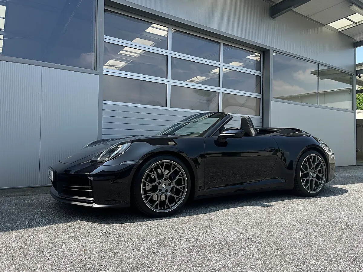 Porsche 911 2025 photo 2