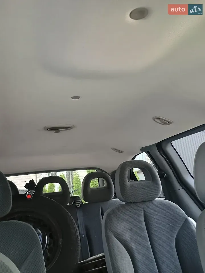 Chrysler Voyager 2005 photo 4