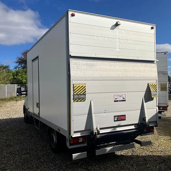 Iveco Daily 2023 photo 3