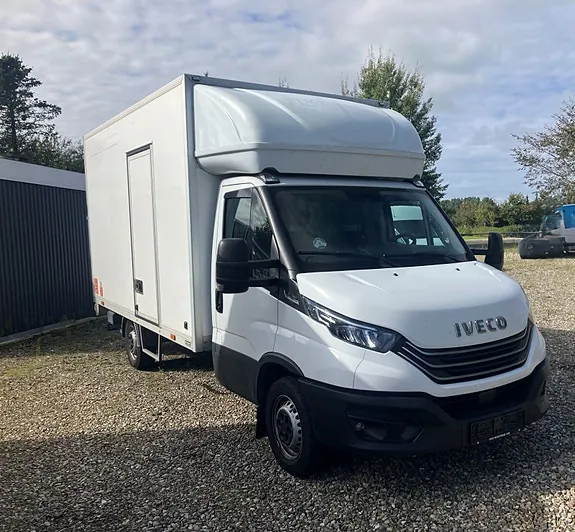Iveco Daily 2023 photo 2