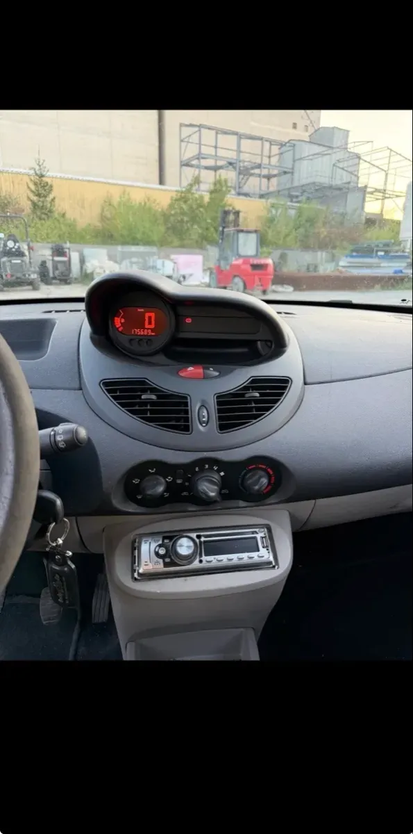 Renault Twingo 2009 photo 2