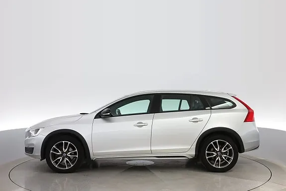 Volvo V60 Cross Country 2017 photo 2