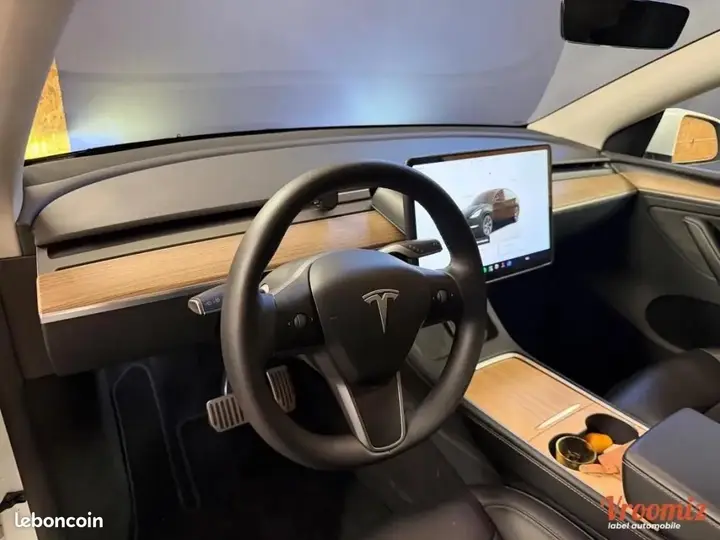 Tesla Model Y 2024 photo 5