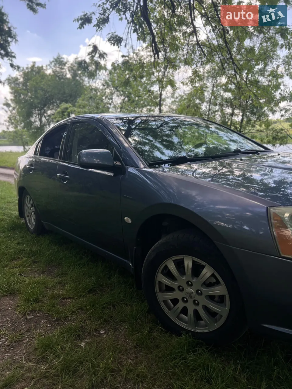Mitsubishi Galant 2006 photo 2