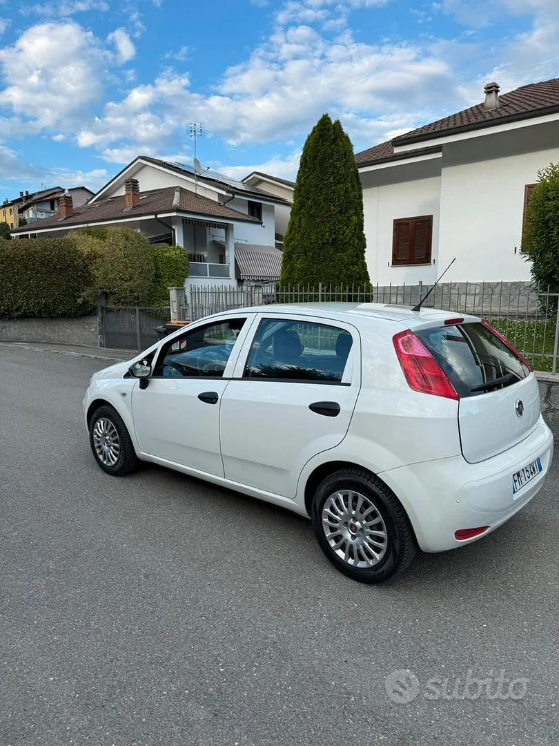 Fiat Punto 2017 photo 2