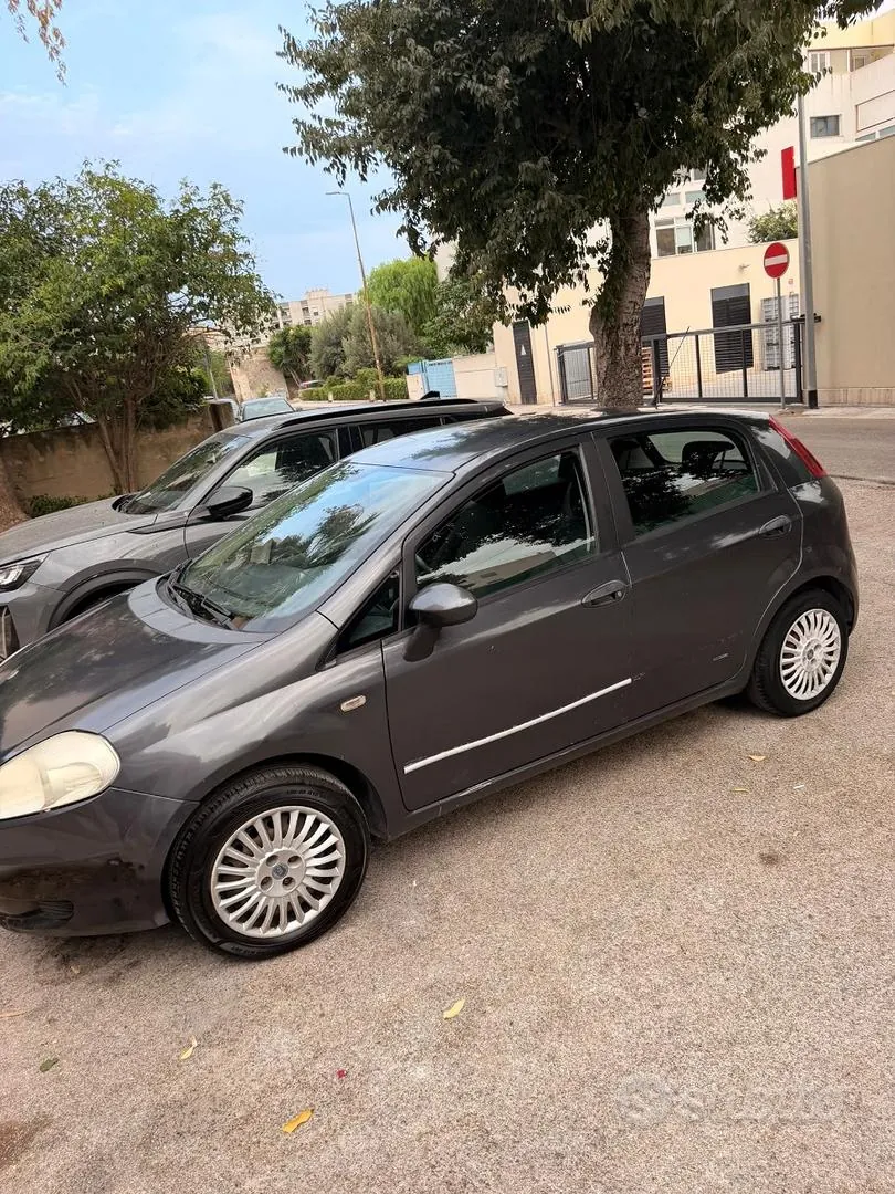 Fiat Grande Punto 2007 photo 2
