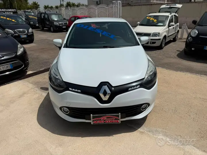 Renault Clio 2015 photo 2