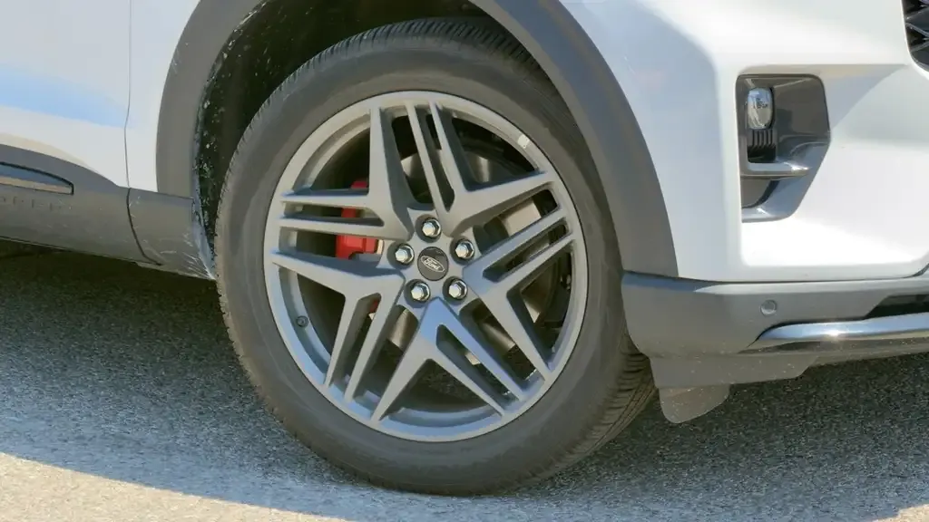 Ford Explorer 2025 photo 5