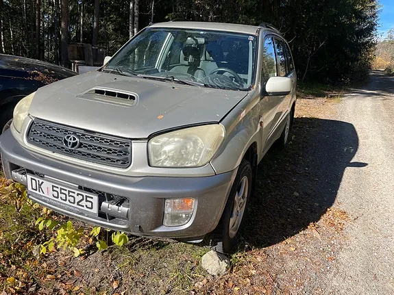 Toyota Rav4 2004 photo 2