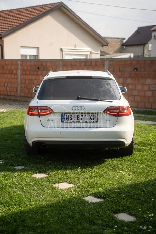 Audi A4 2012 photo 3