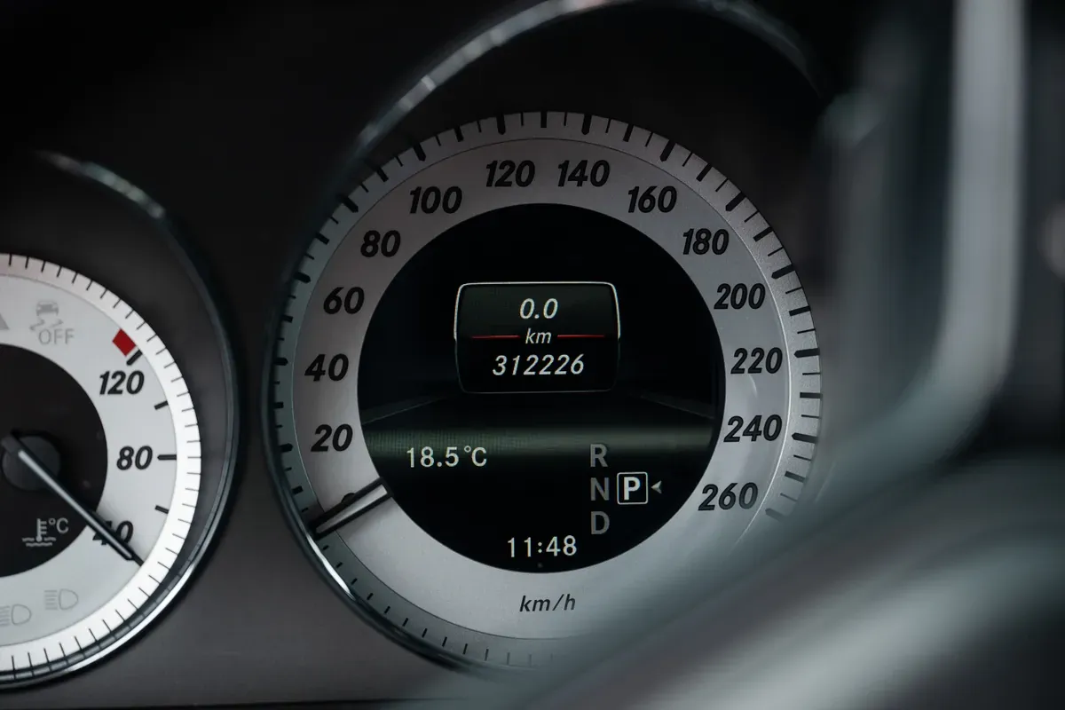 Mercedes-Benz Glk Class 2012 photo 2