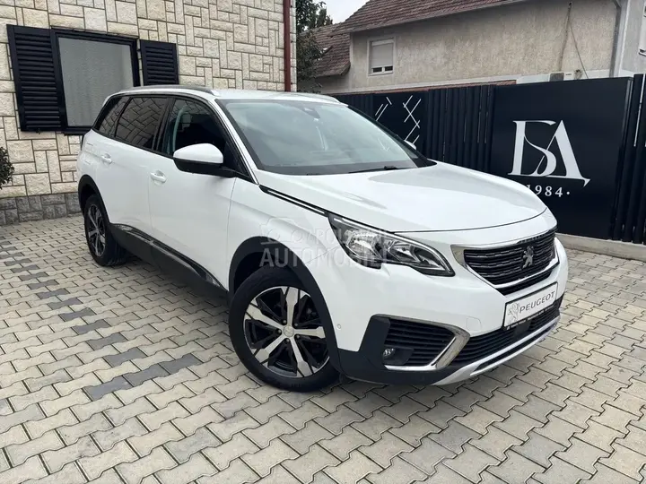 Peugeot 5008 2017 photo 3