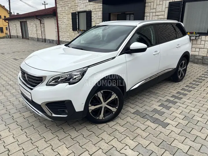 Peugeot 5008 2017 photo 4