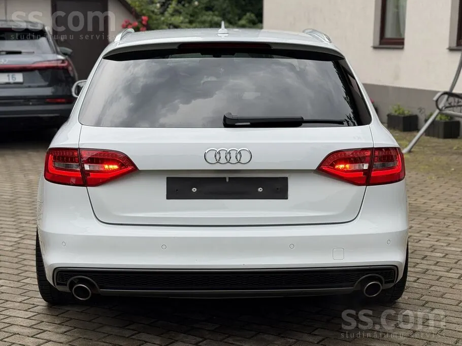 Audi A4 2012 photo 4