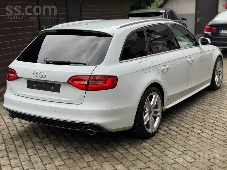 Audi A4 2012 photo 5