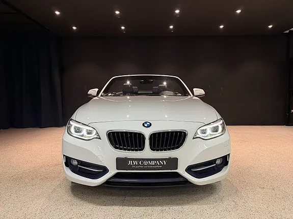 BMW 220D 2016 photo 2