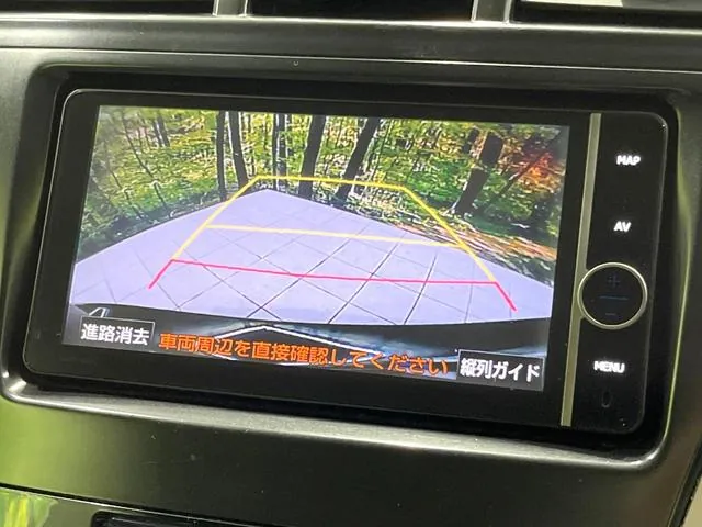 Toyota Prius Alpha 2014 photo 4