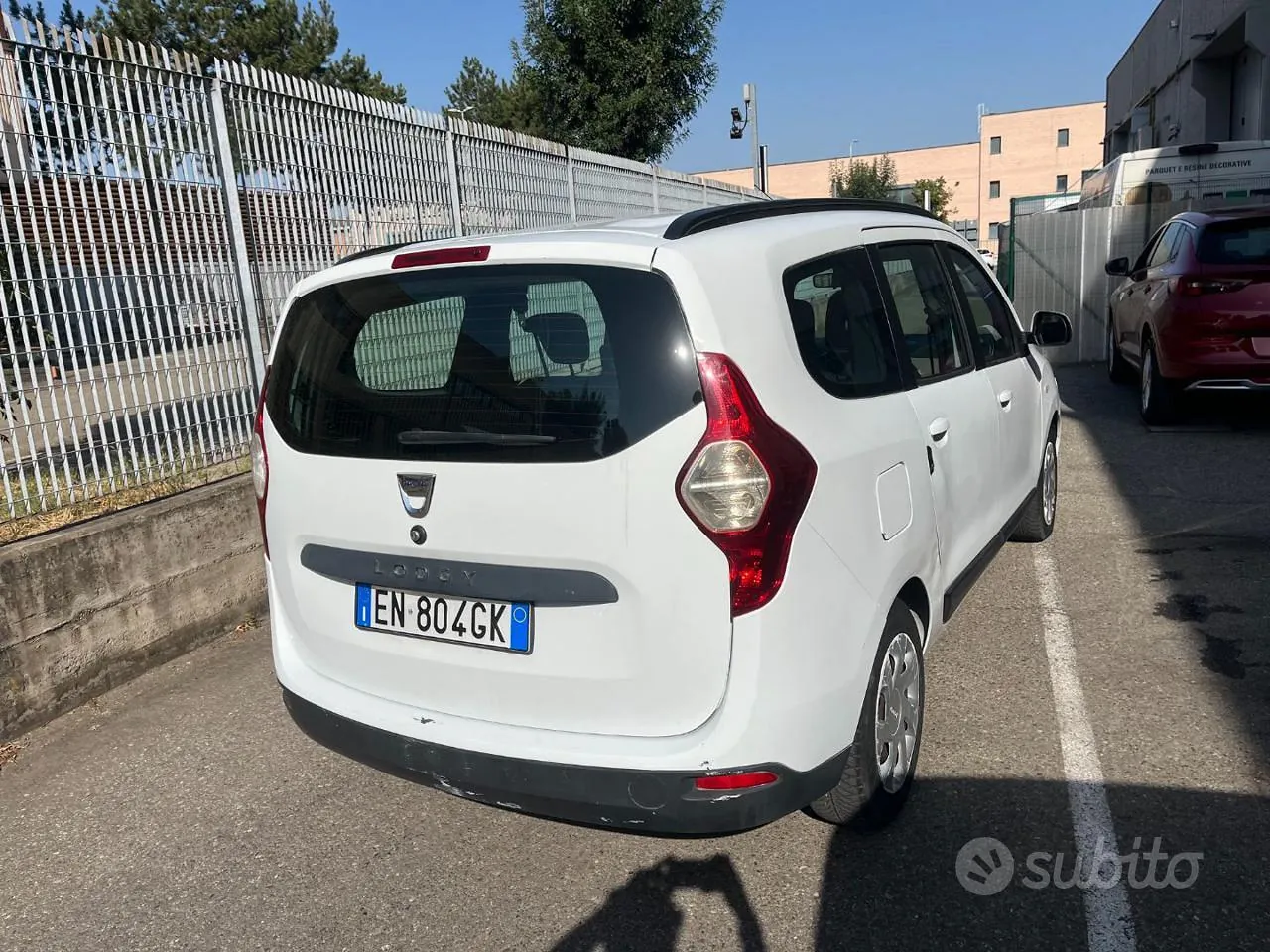 Dacia Lodgy 2012 photo 2