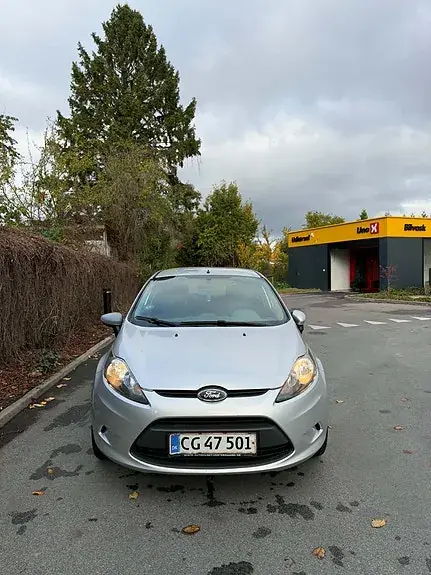 Ford Fiesta 2010 photo 3