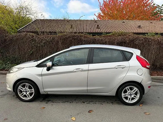 Ford Fiesta 2010 photo 5