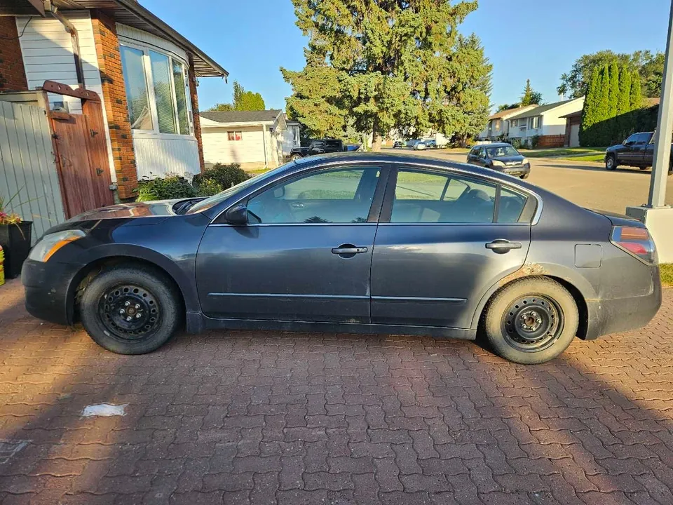 Nissan Altima 2010 photo 2