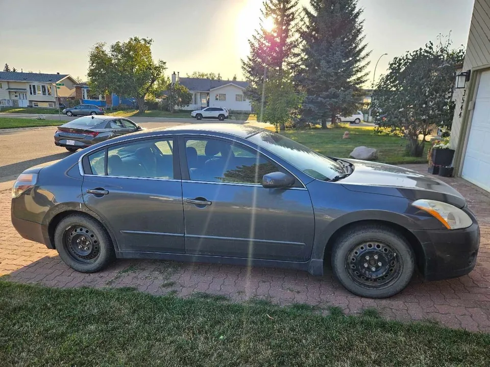 Nissan Altima 2010 photo 4