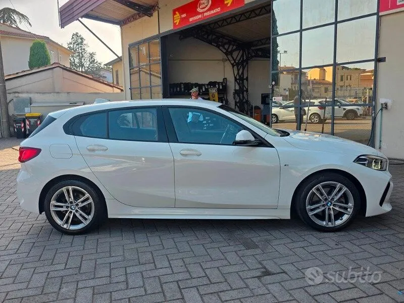 BMW 1 Series 2022 photo 3
