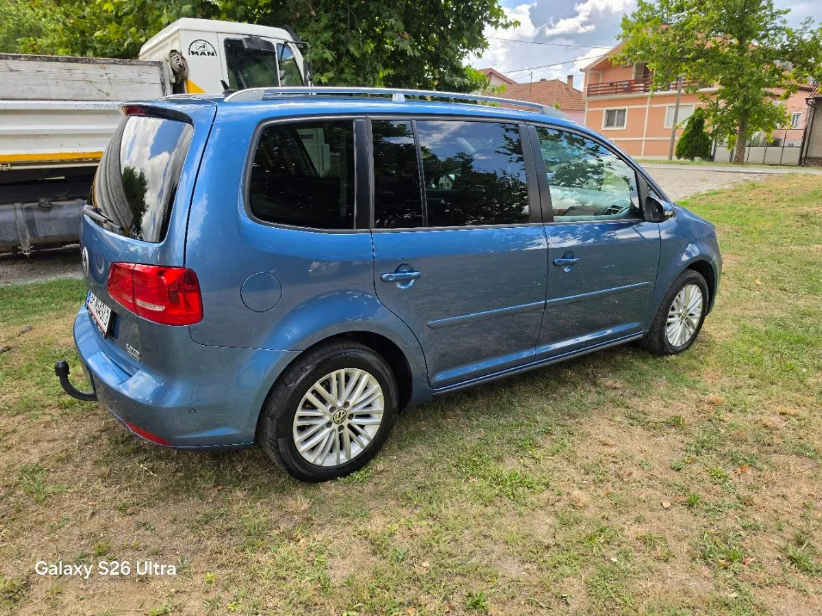 Volkswagen Touran 2014 photo 2