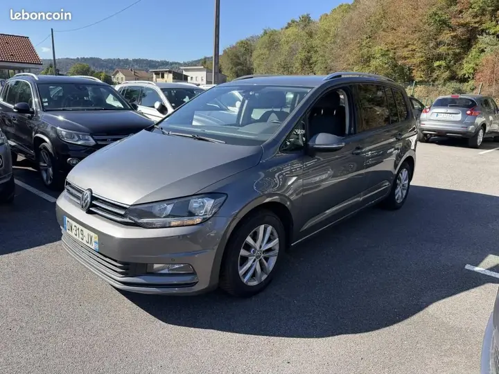 Volkswagen Touran 2015 photo 2