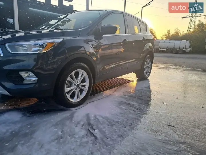 Ford Escape 2018 photo 4