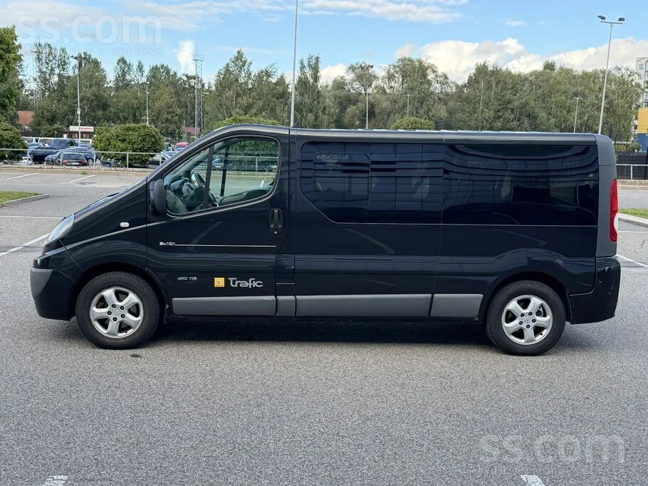 Renault Trafic 2011 photo 2