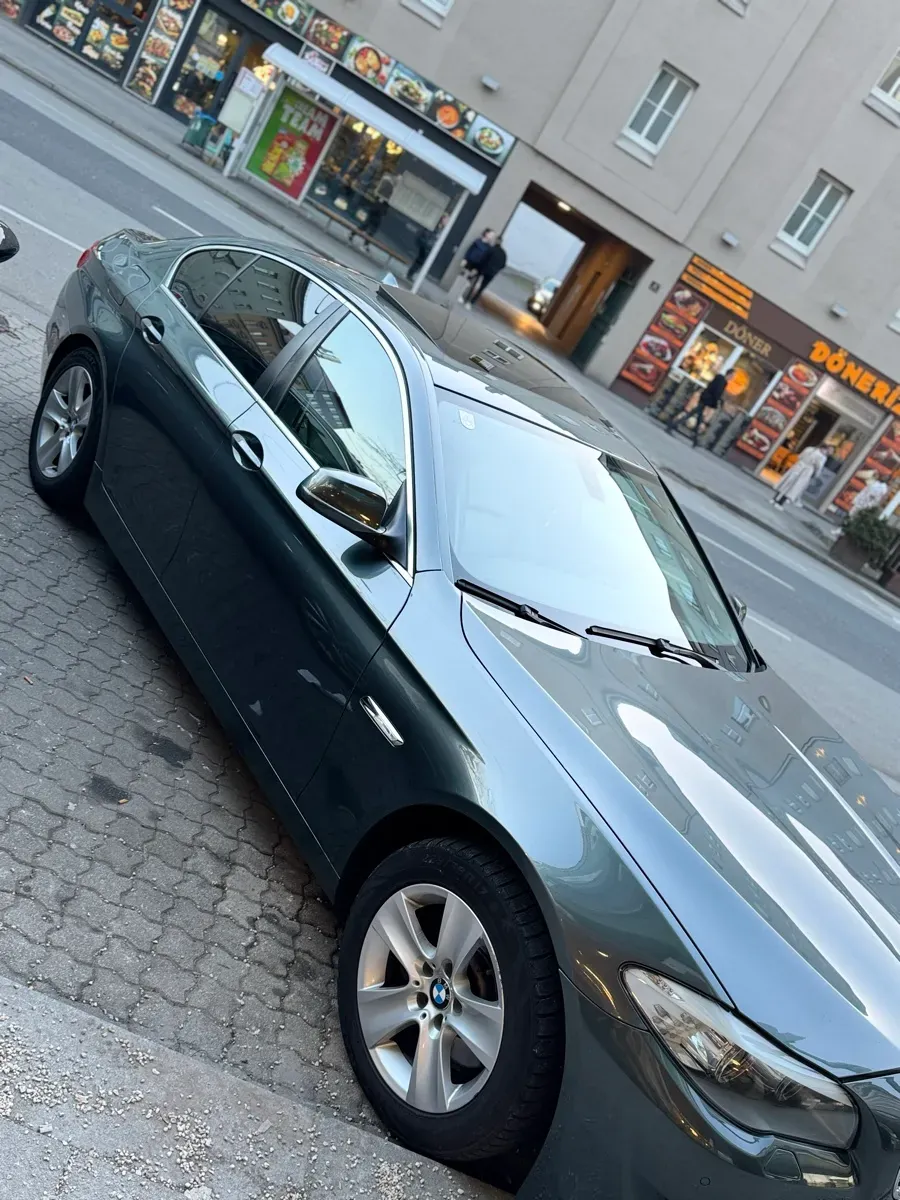BMW 5 Series 2010 photo 3