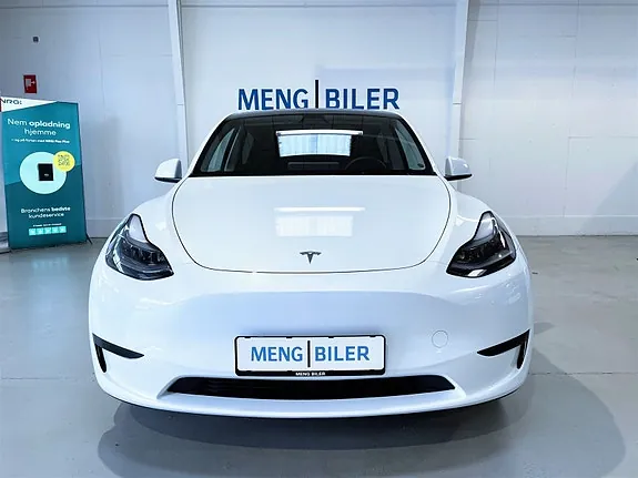 Tesla Model Y 2023 photo 2