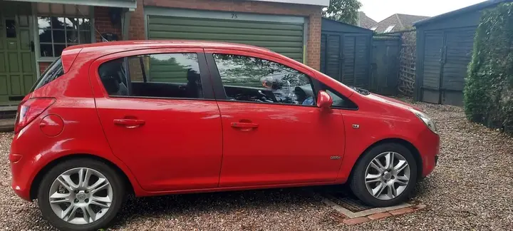 Vauxhall Corsa 2009 photo 3