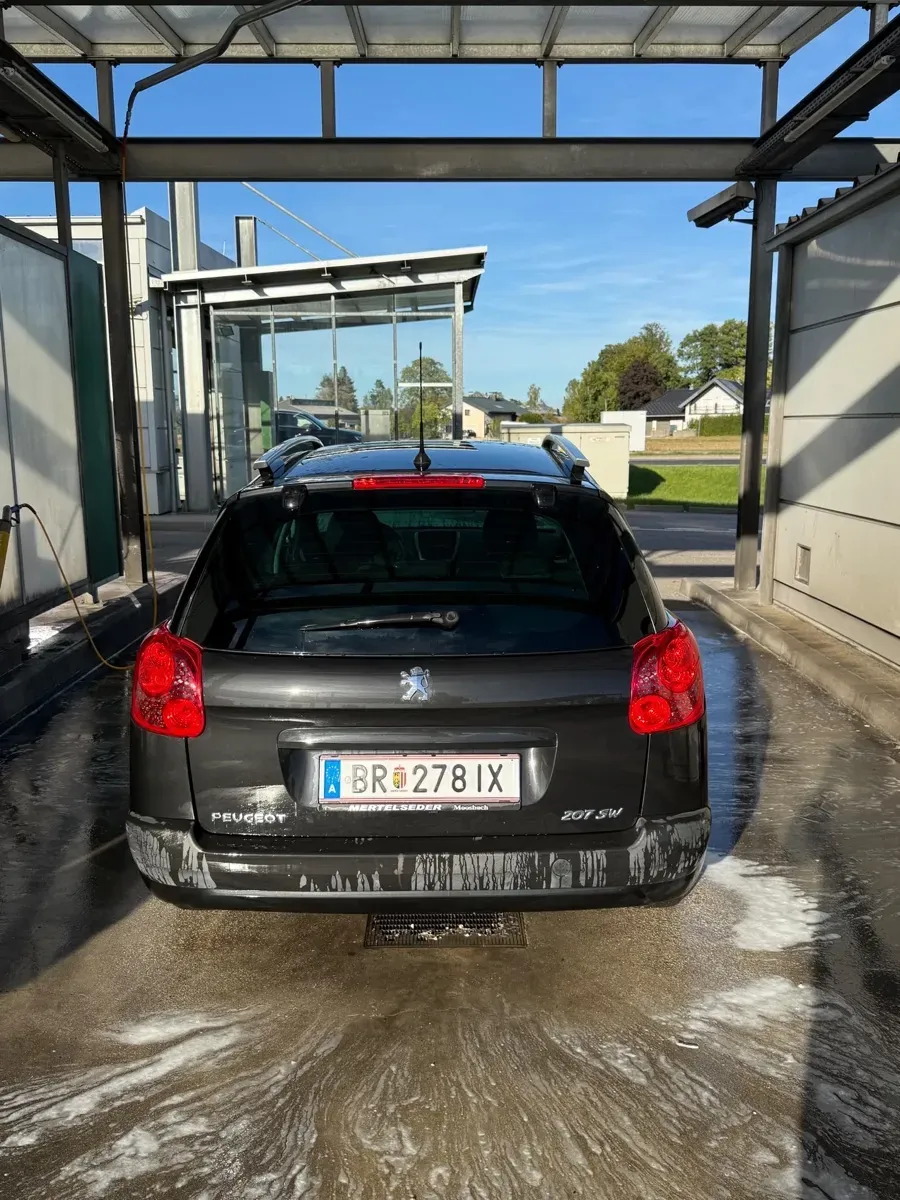 Peugeot 207 2009 photo 2