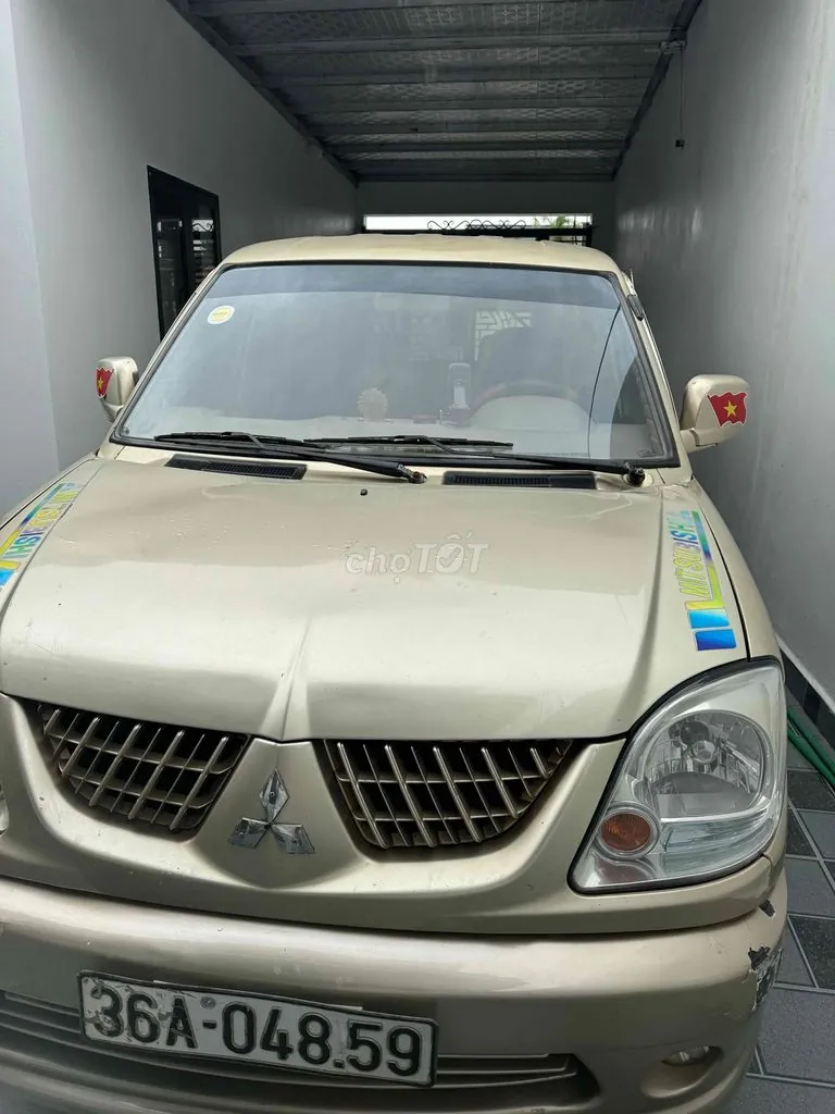 Mitsubishi Jolie 2004 photo 5