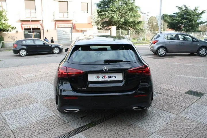 Mercedes-Benz A 180 2023 photo 4