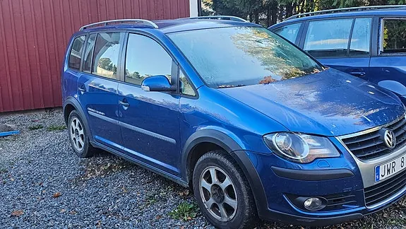 Volkswagen Touran Cross 2009 photo 2