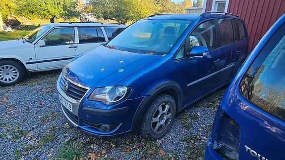 Volkswagen Touran Cross 2009 photo 3