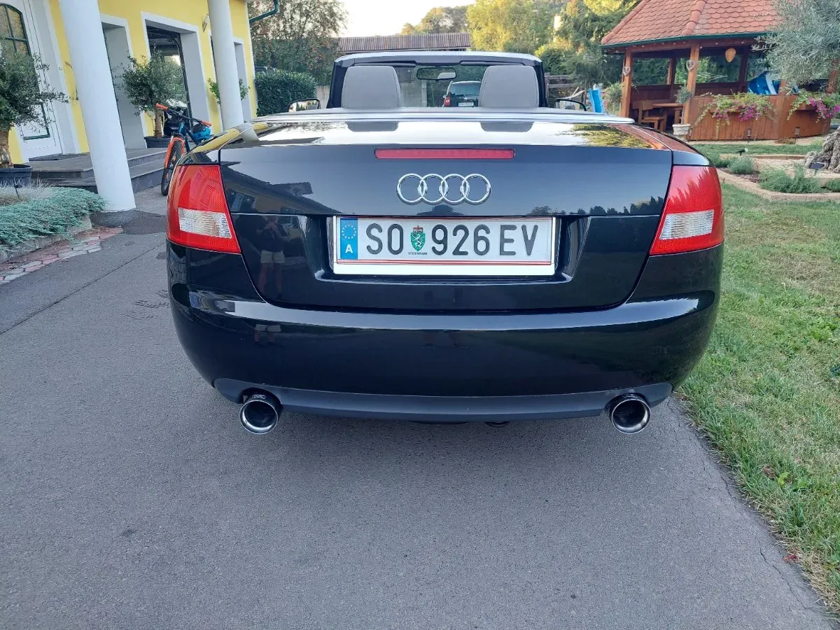 Audi A4 2003 photo 2