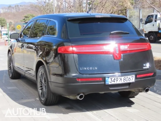 Lincoln Mkt 2021 photo 4