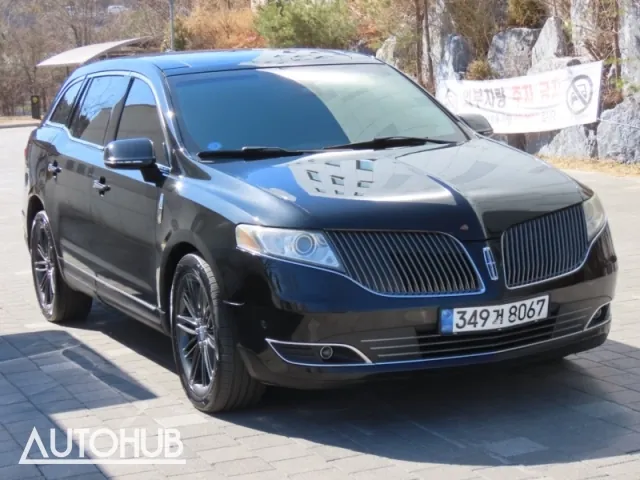 Lincoln Mkt 2021 photo 2