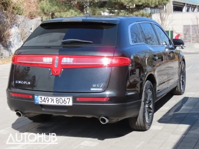 Lincoln Mkt 2021 photo 3