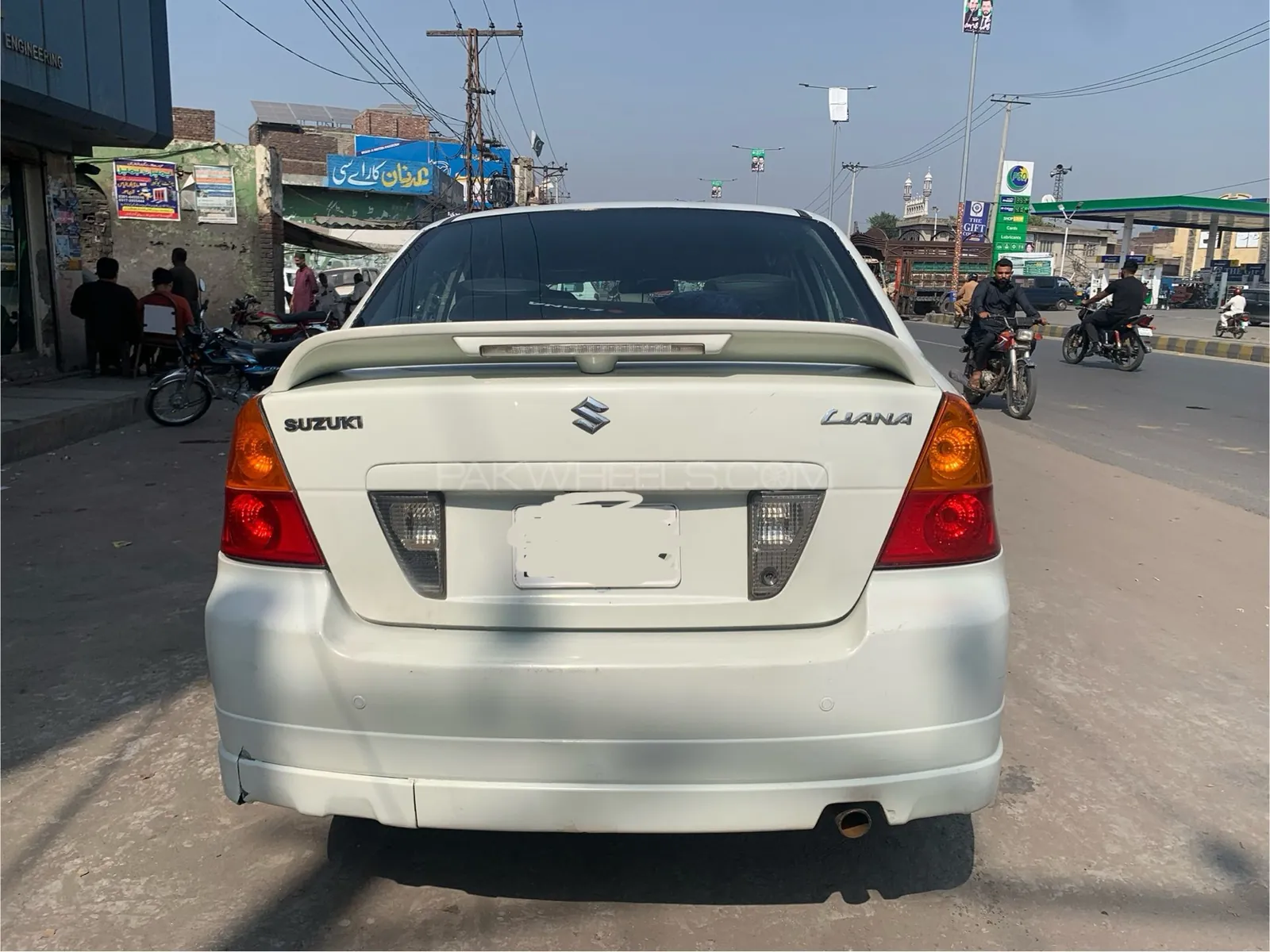 Suzuki Liana