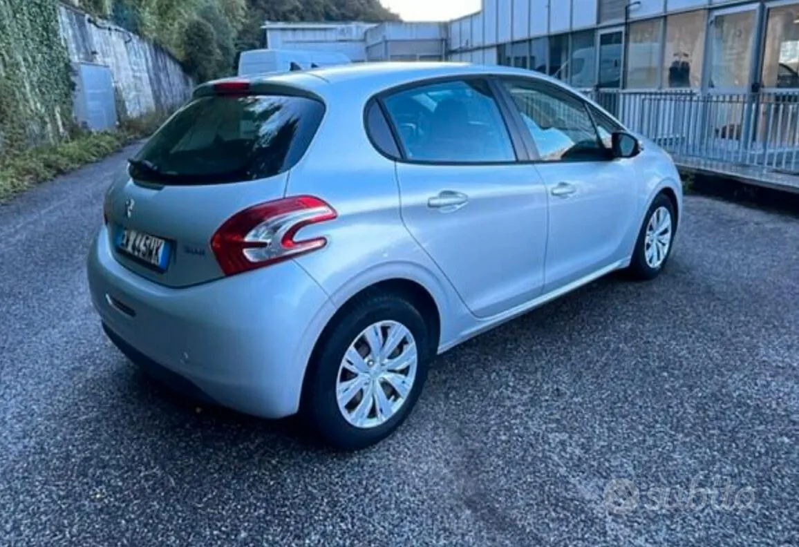 Peugeot 208 2014 photo 5