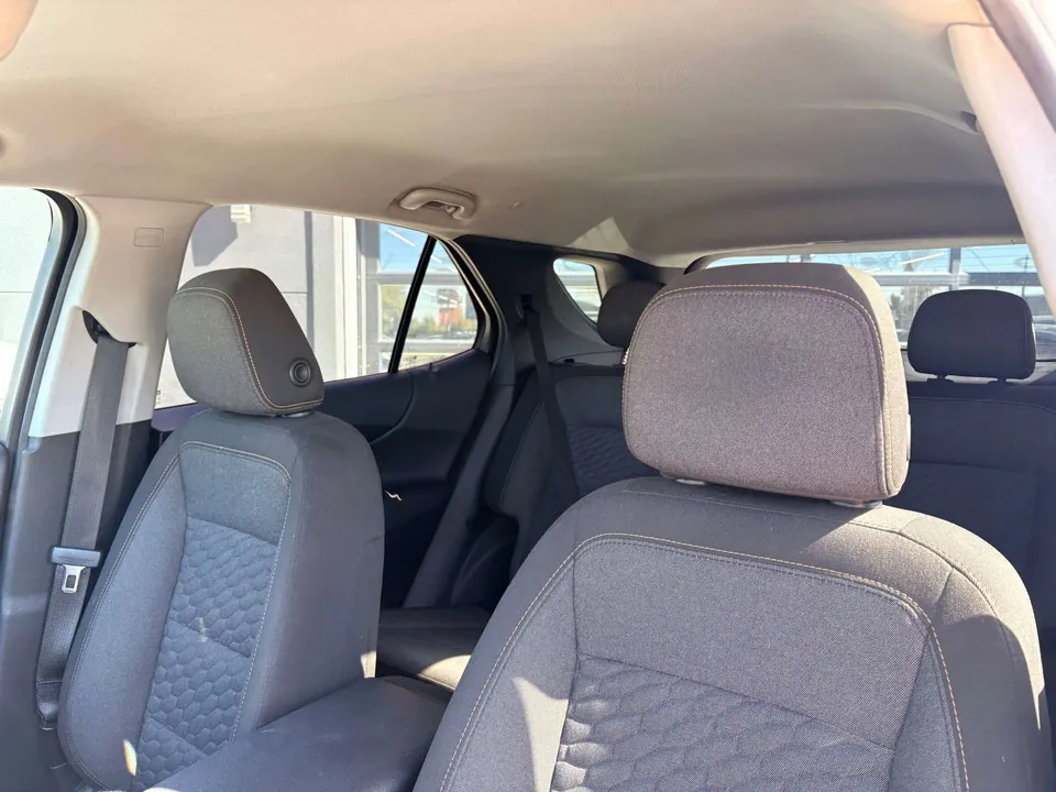 Chevrolet Equinox 2021 photo 2