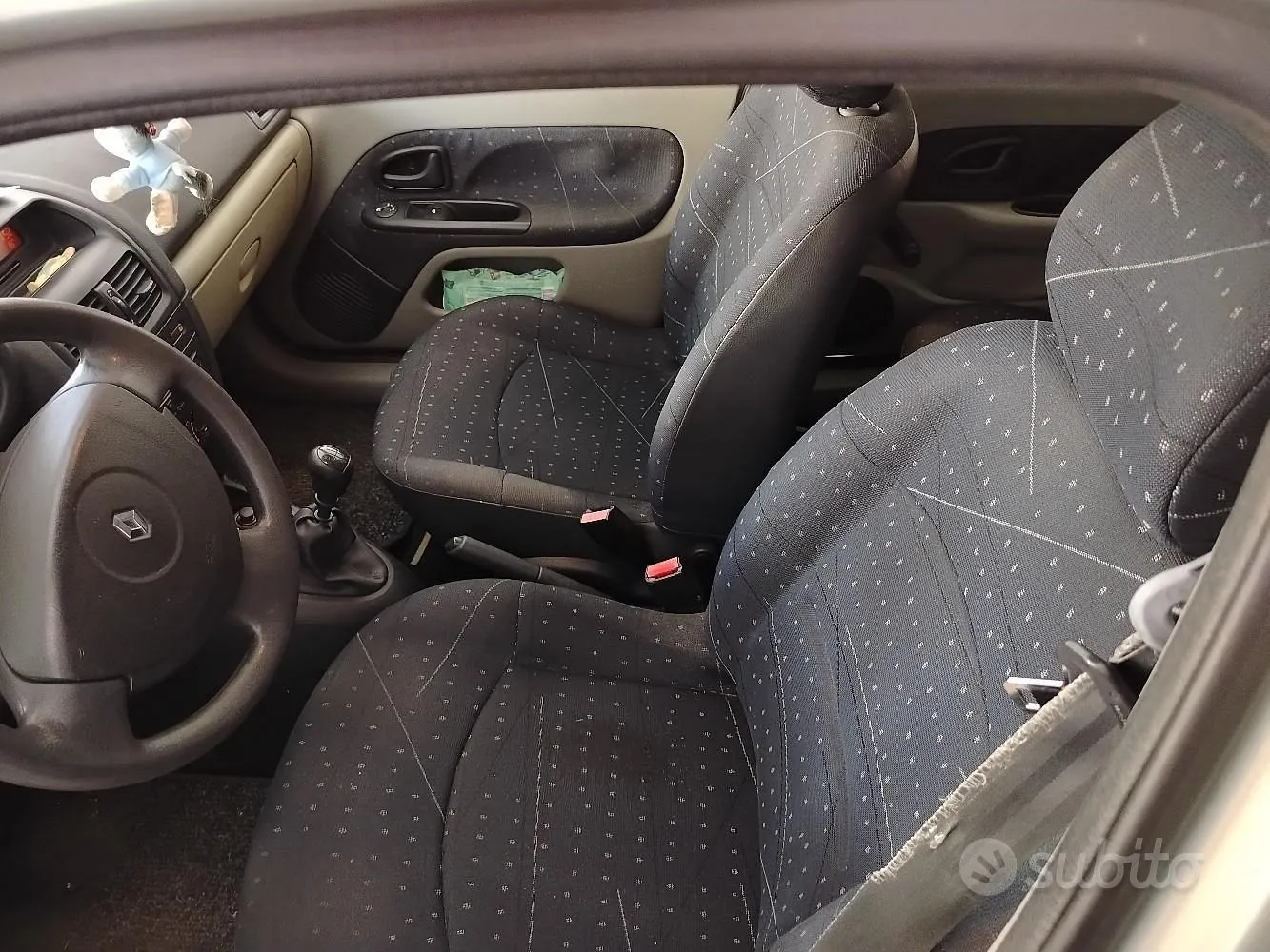 Renault Clio 2003 photo 2