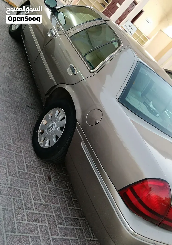 Ford Crown Victoria 2006 photo 3