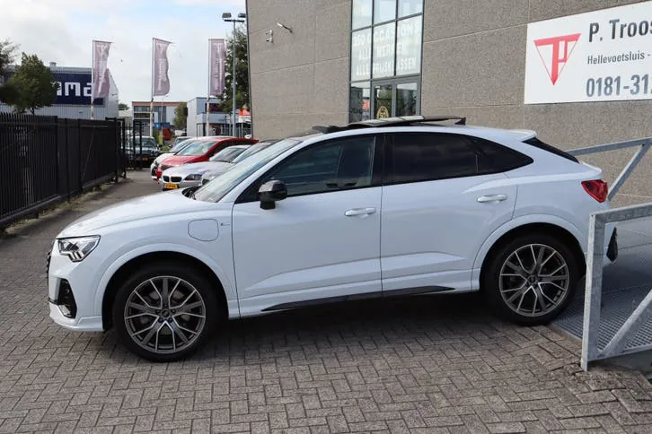 Audi Q3 2023 photo 3